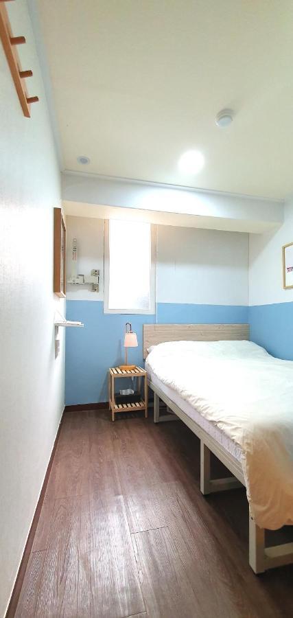 One Minute Guesthouse Сеул Экстерьер фото